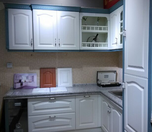 pvc模压密度板橱柜门板材料_模压板橱柜多少钱一平_模压橱柜效果图