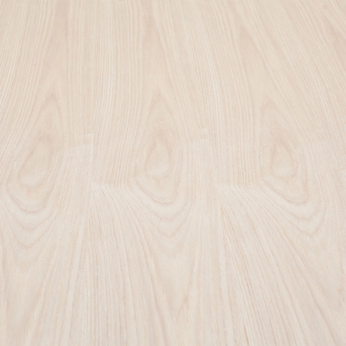 兔宝宝水曲柳面板油漆做好以后柜门都开裂了,是什么原因,板材店说是装修工底漆没打,装修工说是面板不-