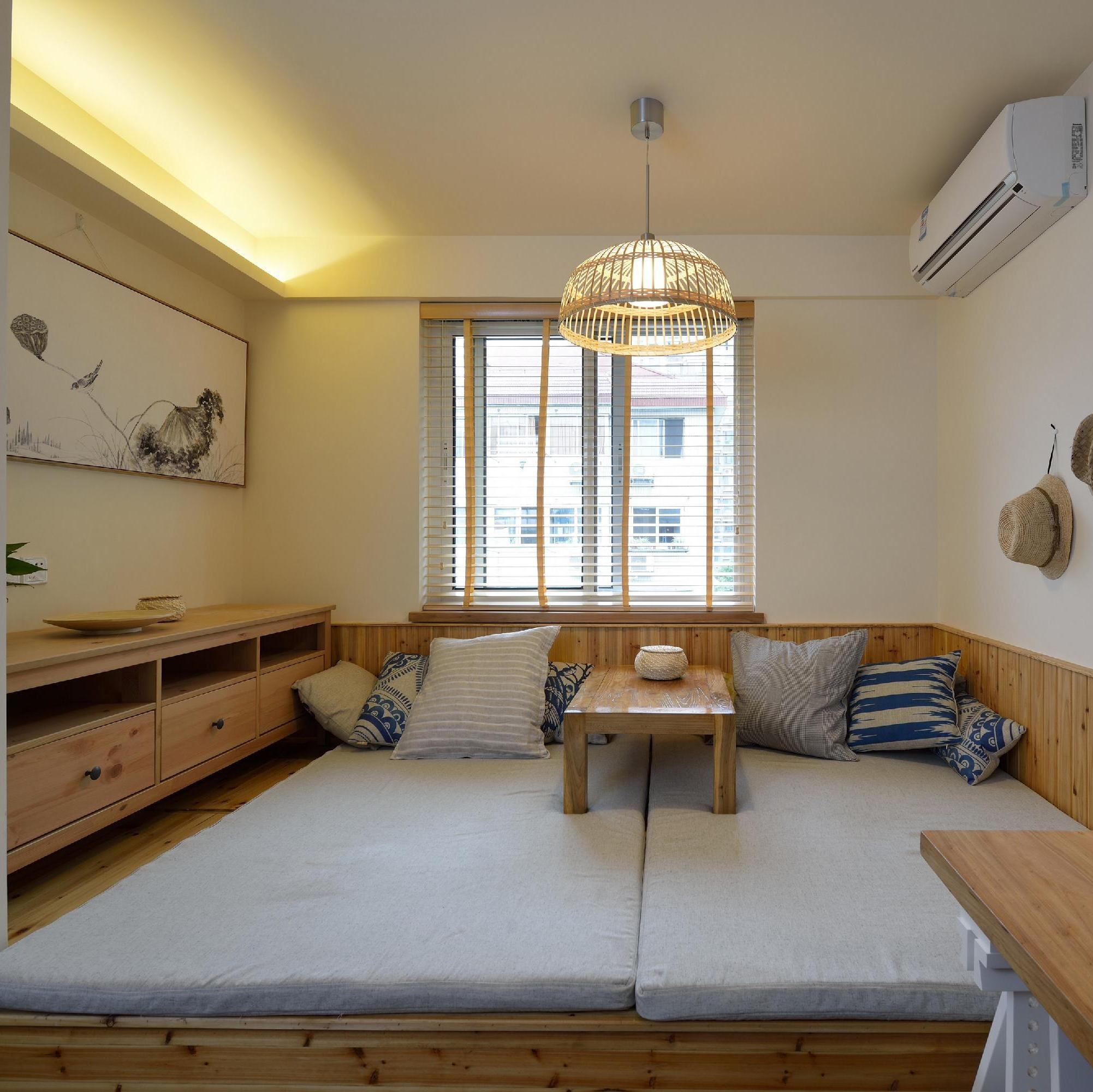 两居室日式风格家榻榻米床设计70㎡北欧二居装修榻榻米床设计110㎡