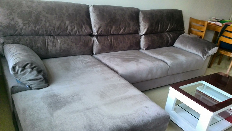 布沙发,颜色也没有要浅米色,而是挑的灰色,貌似