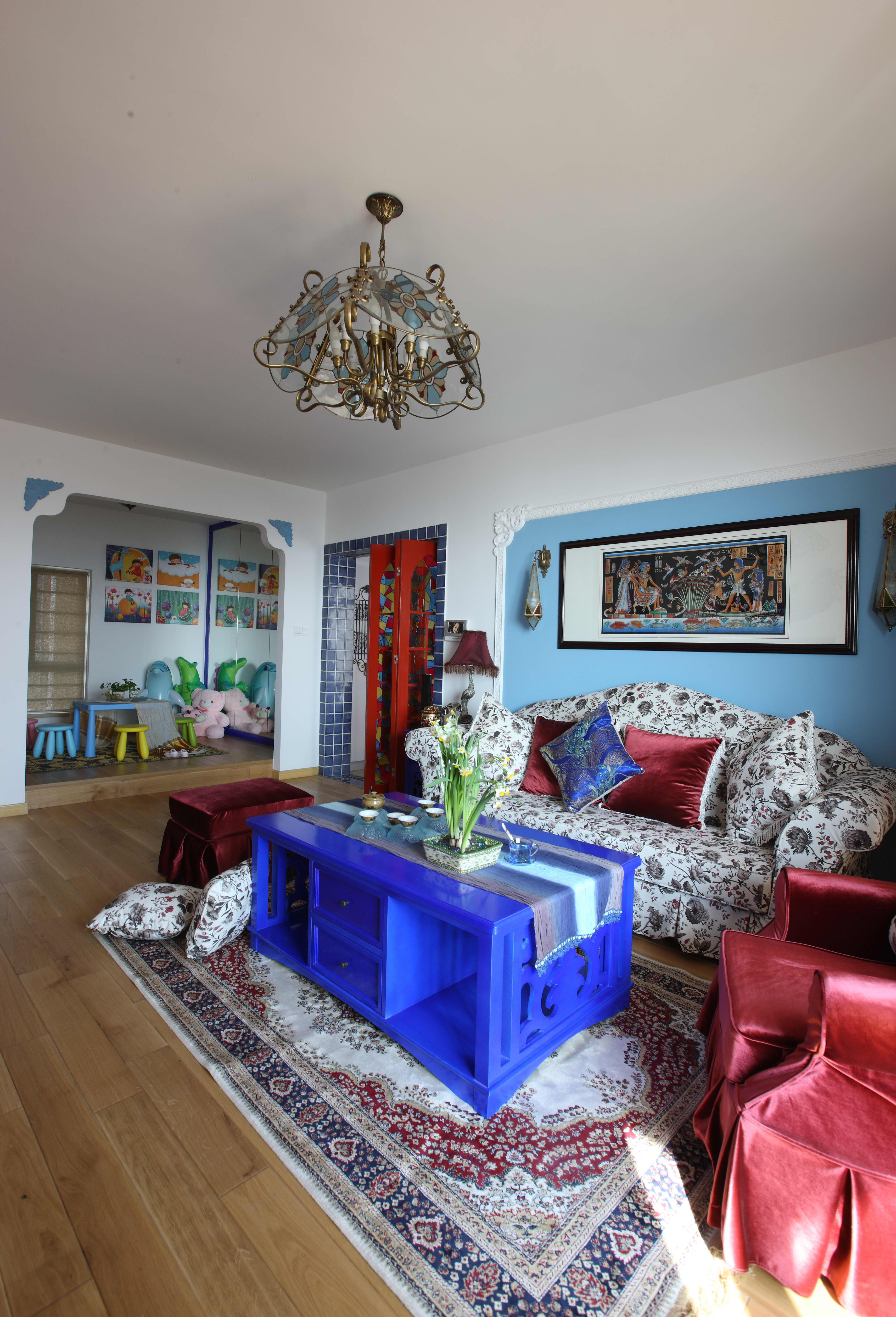 地中海风格,三居室装修,130平米装修,15-20万装修,客厅,茶几,沙发背景墙,蓝色