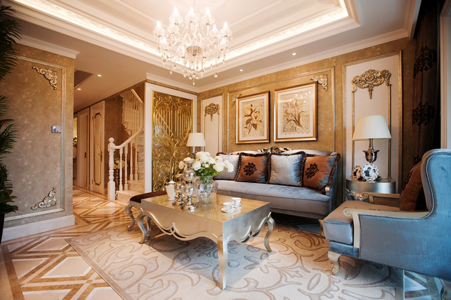 豪华型装修,140平米以上装修,复式装修,客厅,欧式风格,卧室背景墙,茶几,金色