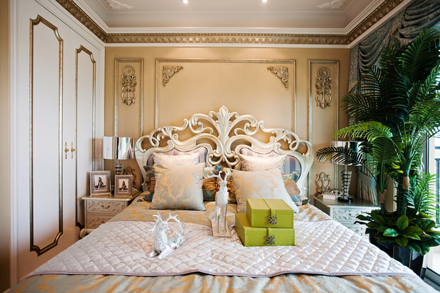 豪华型装修,140平米以上装修,复式装修,卧室,欧式风格,卧室背景墙,金色
