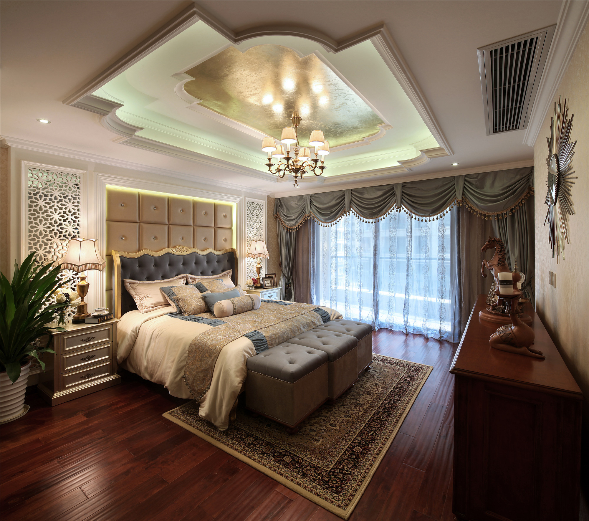豪华型装修,四房装修,140平米以上装修,卧室,美式风格,吊顶,金色