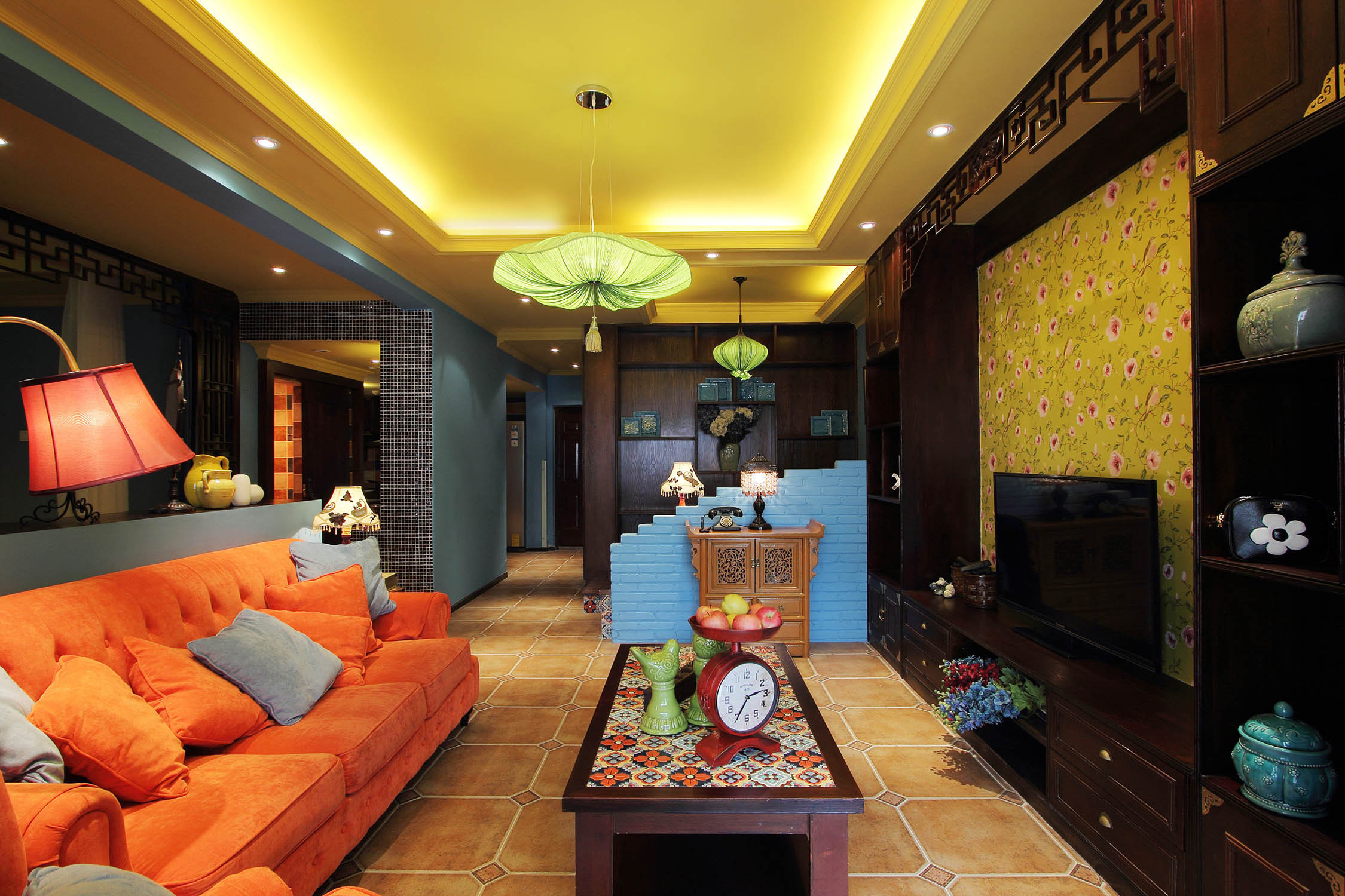 中式风格,15-20万装修,90平米装修,二居室装修,客厅,沙发,灯具,电视柜,电视背景墙,混搭风格,黄色