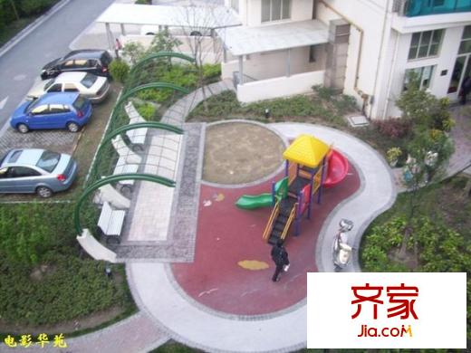 电影华苑外景图