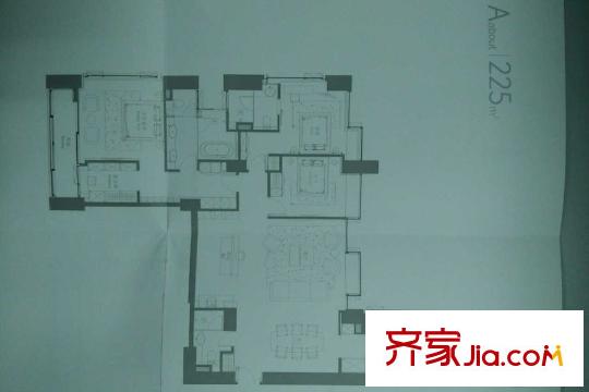 华侨城苏河湾塔尖住宅225平户型图 3室2厅2卫1厨