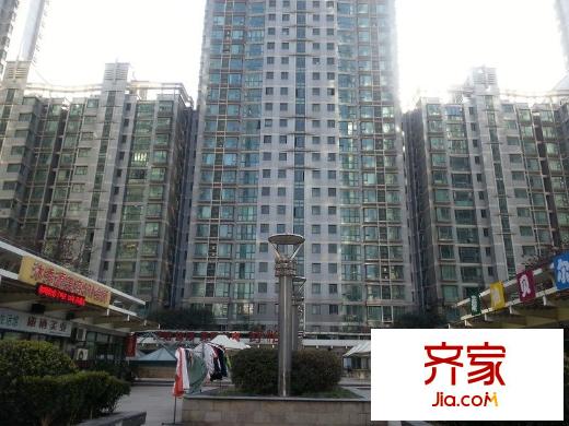 精文城上城外景图