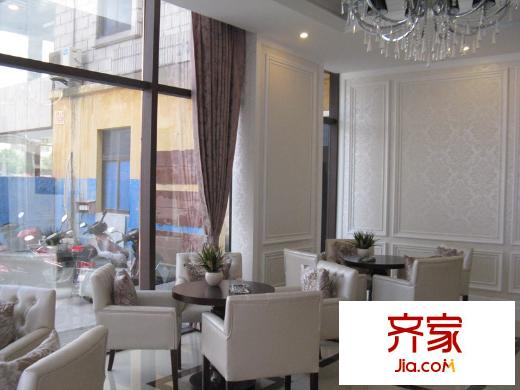 領(lǐng)航uptown售樓處（2012.08）