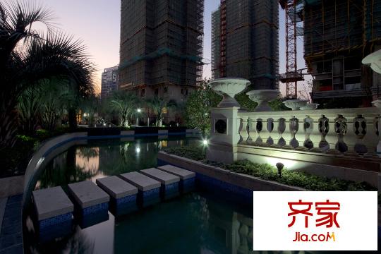 中邦大都會小區(qū)內(nèi)部夜景