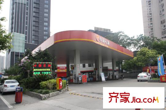 九龍倉濱江壹十八加油站
