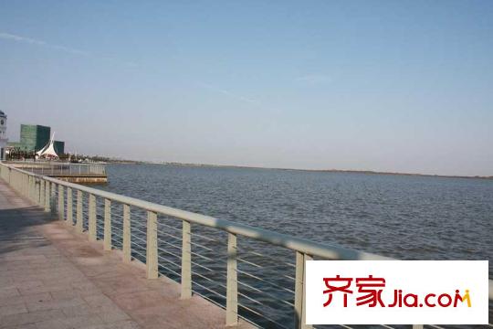 朗詩里程周邊配套：周邊滴水湖