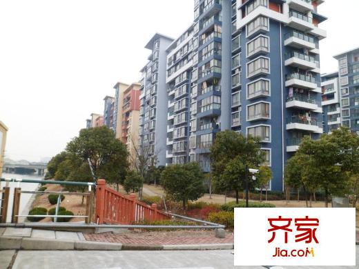 水清年华花园外景图