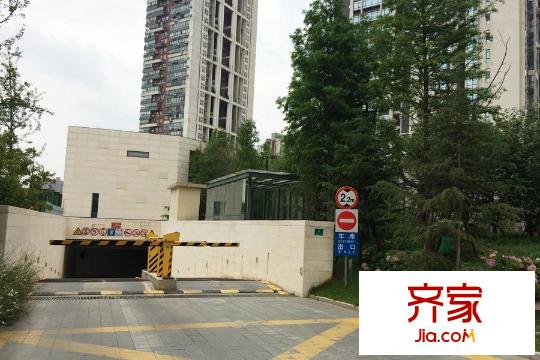 明园森林都市三期涵翠苑实景图小区车库(2015.6)