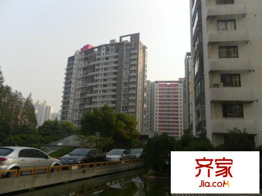 水岸豪庭外景图