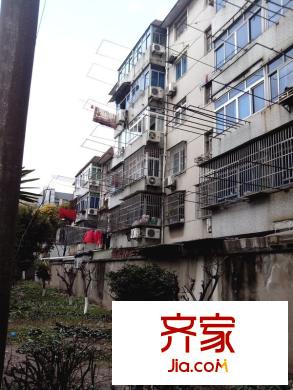 杨泰三村外景图