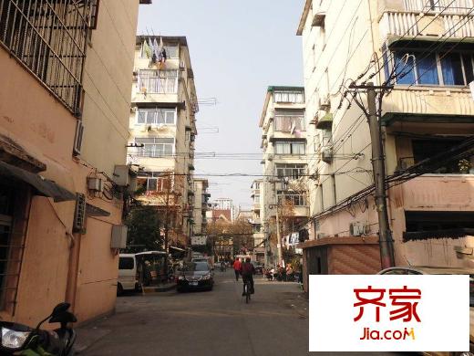 洛川东路400弄小区外景图