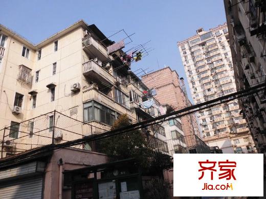 洛川东路400弄小区外景图