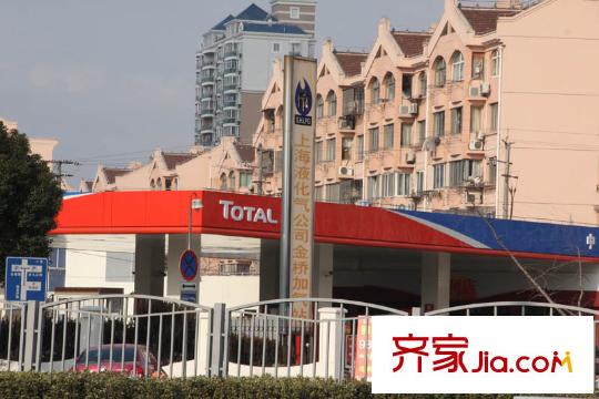 碧云公館公寓配套圖加油站