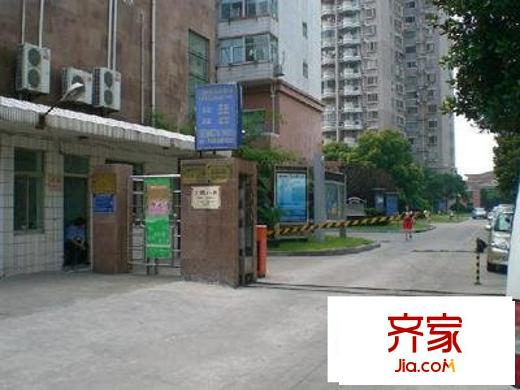 建華小區(qū)外景圖  