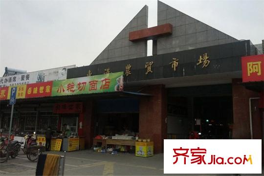 東方鴻平方米別墅農(nóng)貿(mào)市場(chǎng)