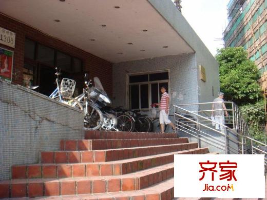 東安大樓外景圖 