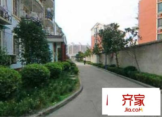 龍臣公寓外景圖
