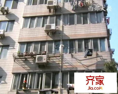 西部大楼外景图