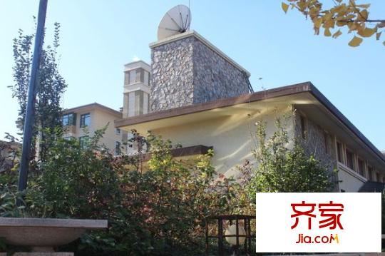 万城华府别墅外景图