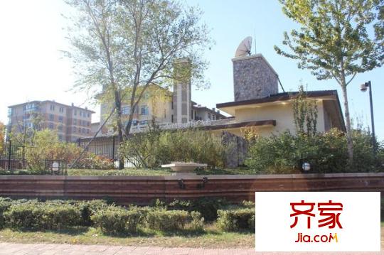 万城华府别墅外景图