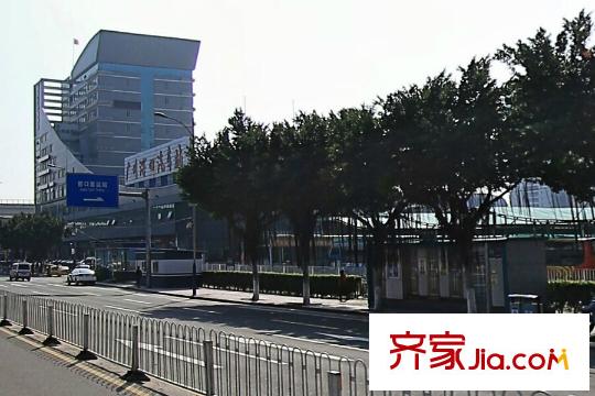 珠江鹅潭湾距离项目约200米的平方米口汽车站