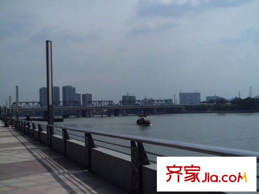 中信西关海珠江(距离项目10米左右)