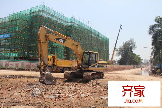 葛洲坝・保利曼城工地建筑(2015-8-25)
