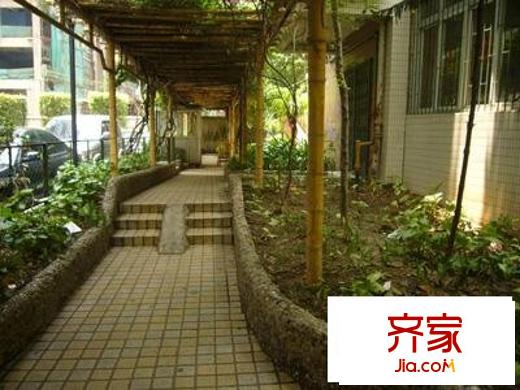 龙湖大厦外景图