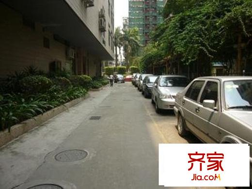 龙湖大厦外景图