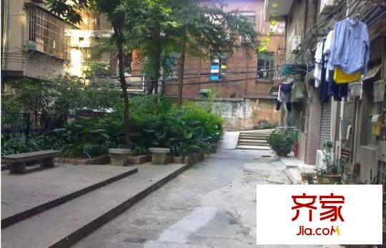 署前路大院外景图