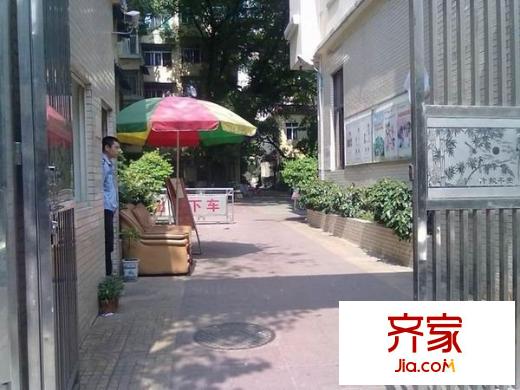 米市路大院外景图