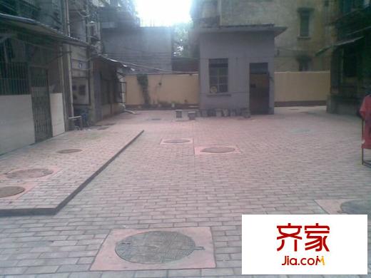 昌岗中路102号大院外景图