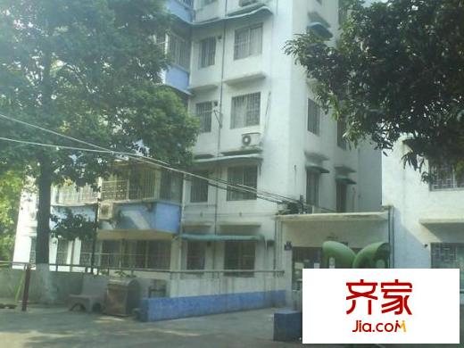 新港西路小区外景图