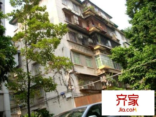 查看更多>绿化率:85%楼盘地址:天河黄埔大道西601号容积率:15.00