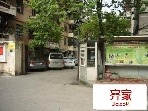 水均大街小区外景图