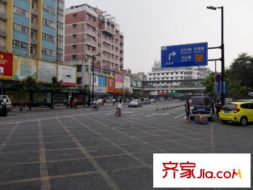 佛山华强广场门口高基街