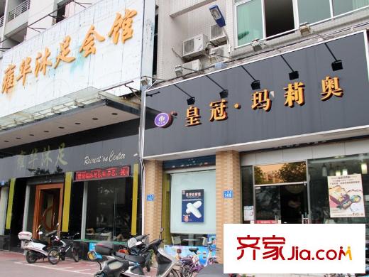 凯德・新平方米项目旁广场路上配套