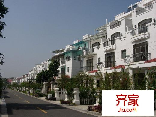 碧桂园凤凰城凤泉苑外景图