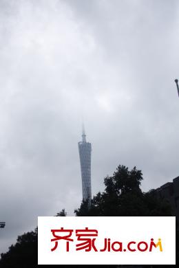 博雅首府往西南约200米的广州塔