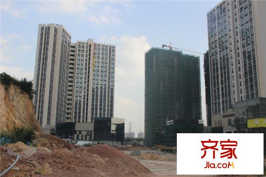 保利大都汇楼栋外立面(2015-10-21)
