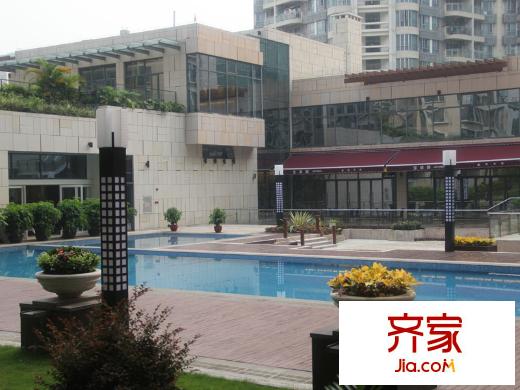 宝翠园小区内泳池(2014年7月6日)