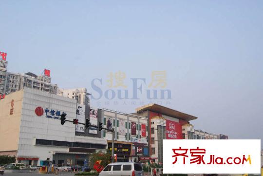 汇东国际花园向南约2500米中信银行、摩登百货、国美电器