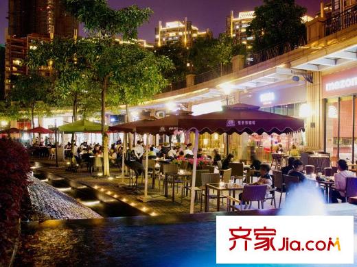 凯旋新世界距离项目600米的咖啡厅