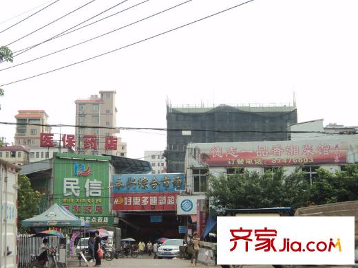 东湖映月附近综合市场,步行10分钟内